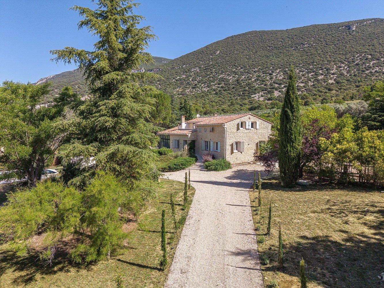 maison 10 Pièces en vente sur RUSTREL (84400)