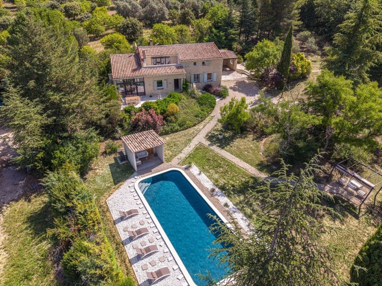 maison 10 Pièces en vente sur RUSTREL (84400)