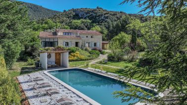 house 10 Rooms for sale on RUSTREL (84400)