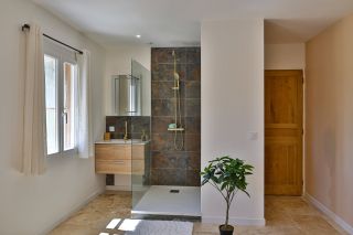 house 10 Rooms for sale on RUSTREL (84400)