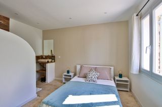 house 10 Rooms for sale on RUSTREL (84400)