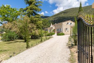 maison 10 Pièces en vente sur RUSTREL (84400)