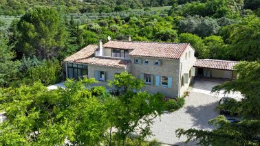 house 10 Rooms for sale on RUSTREL (84400)