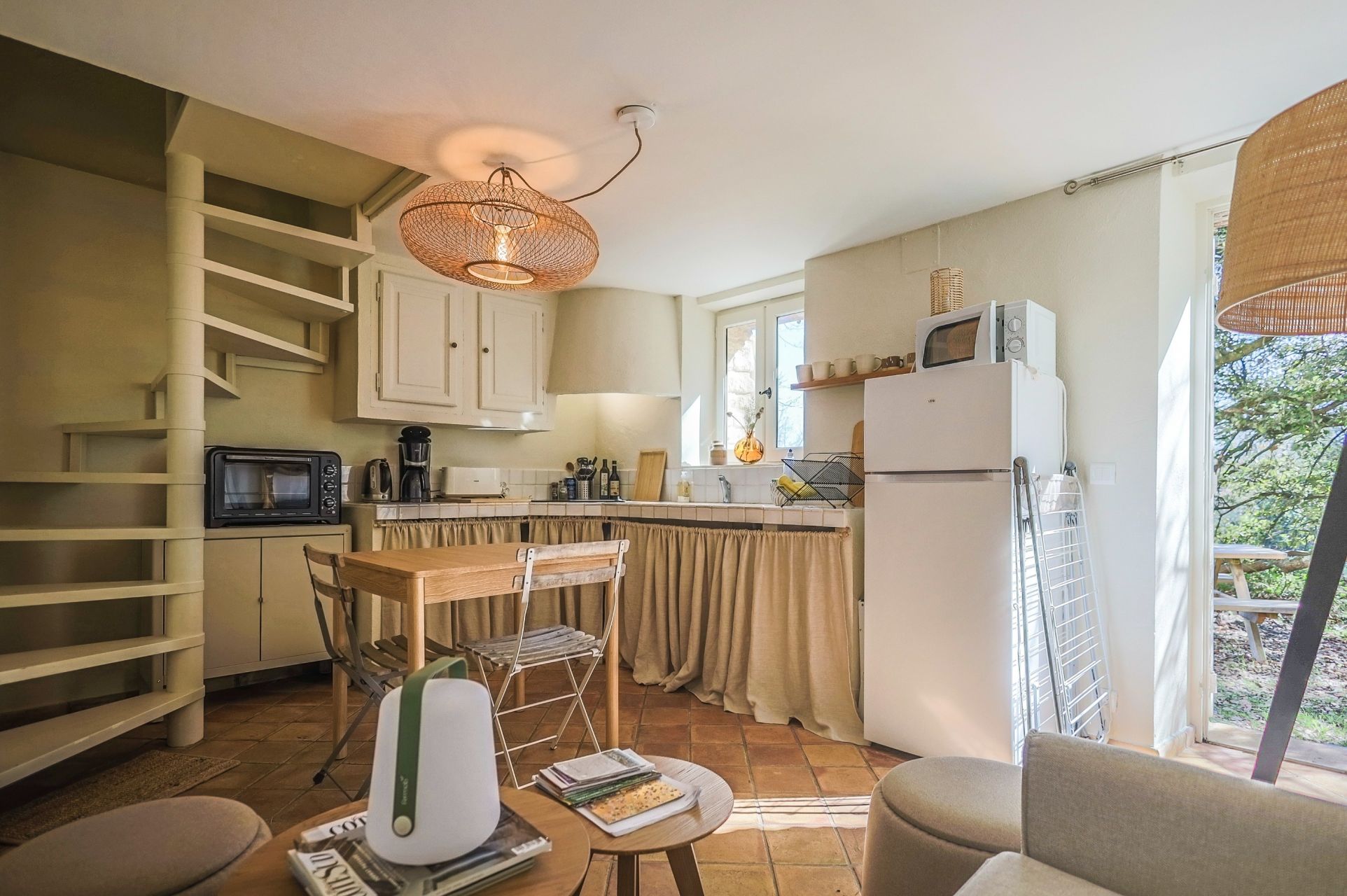 house 15 Rooms for sale on GORDES (84220)