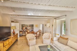 house 15 Rooms for sale on GORDES (84220)