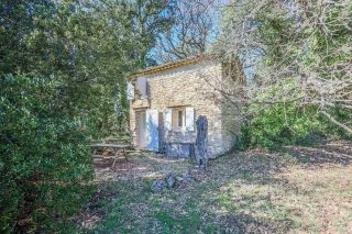 house 15 Rooms for sale on GORDES (84220)
