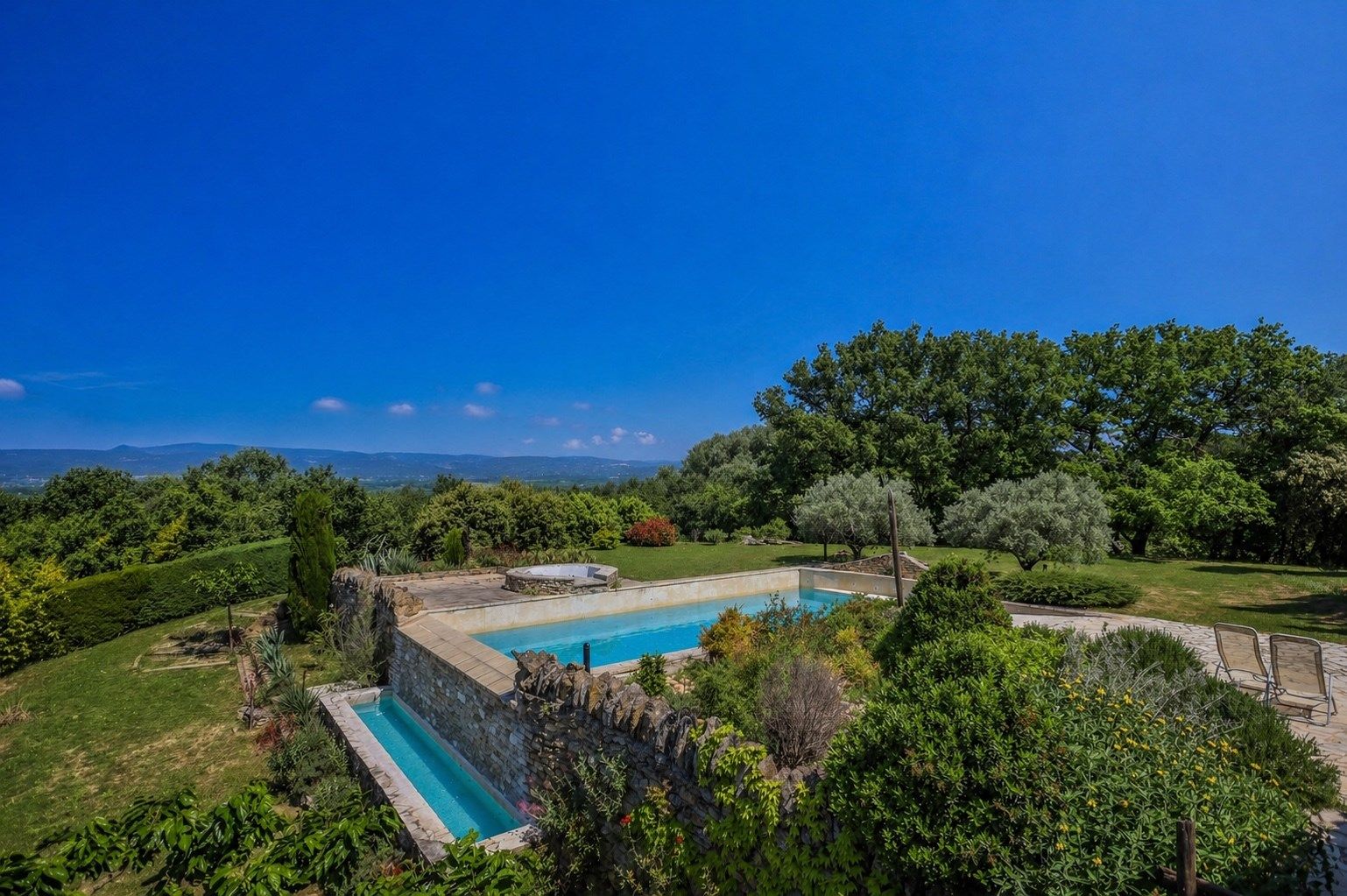 maison 10 Pièces en vente sur OPPEDE (84580)