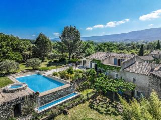 maison 10 Pièces en vente sur OPPEDE (84580)