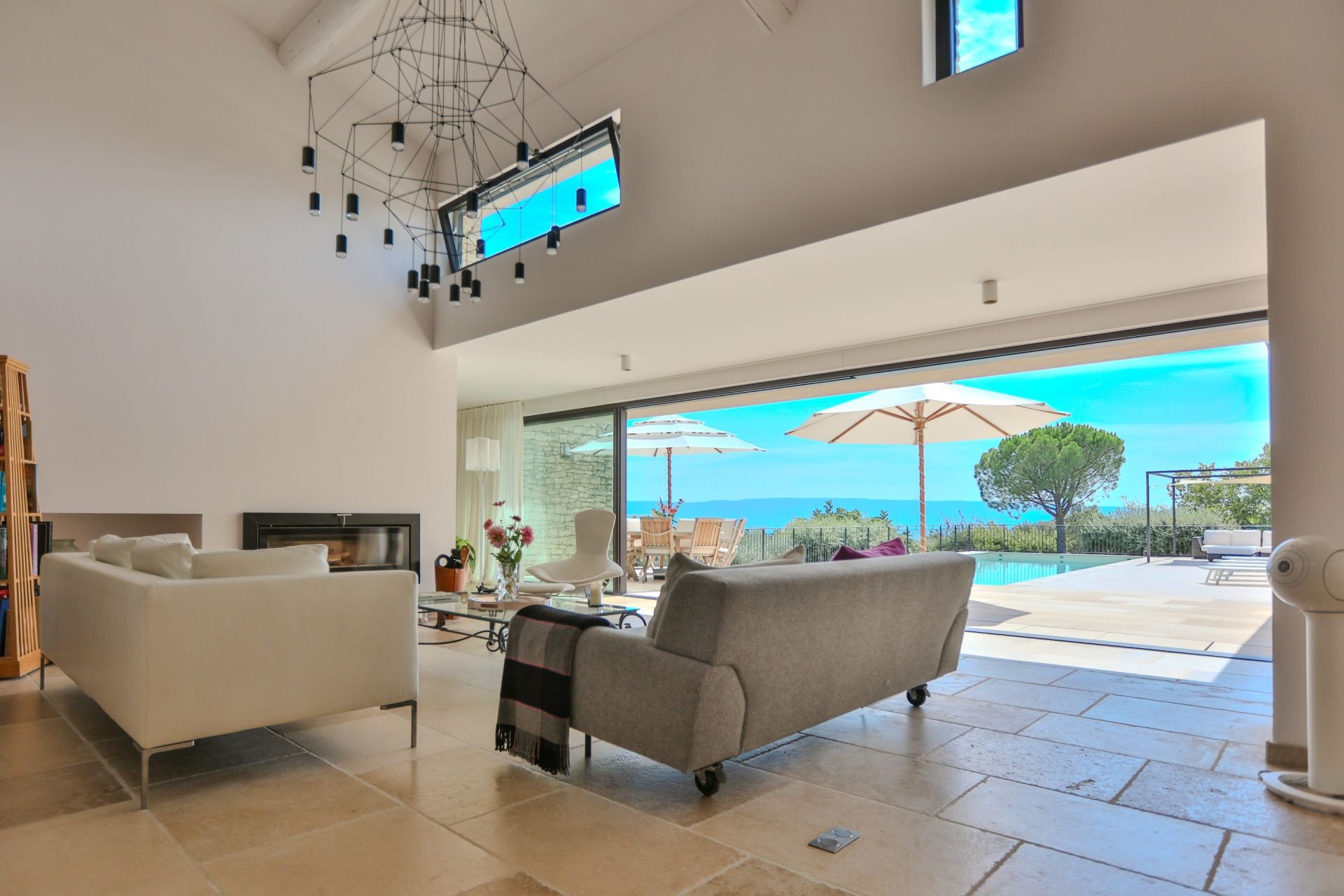 maison 10 Pièces en vente sur GORDES (84220)