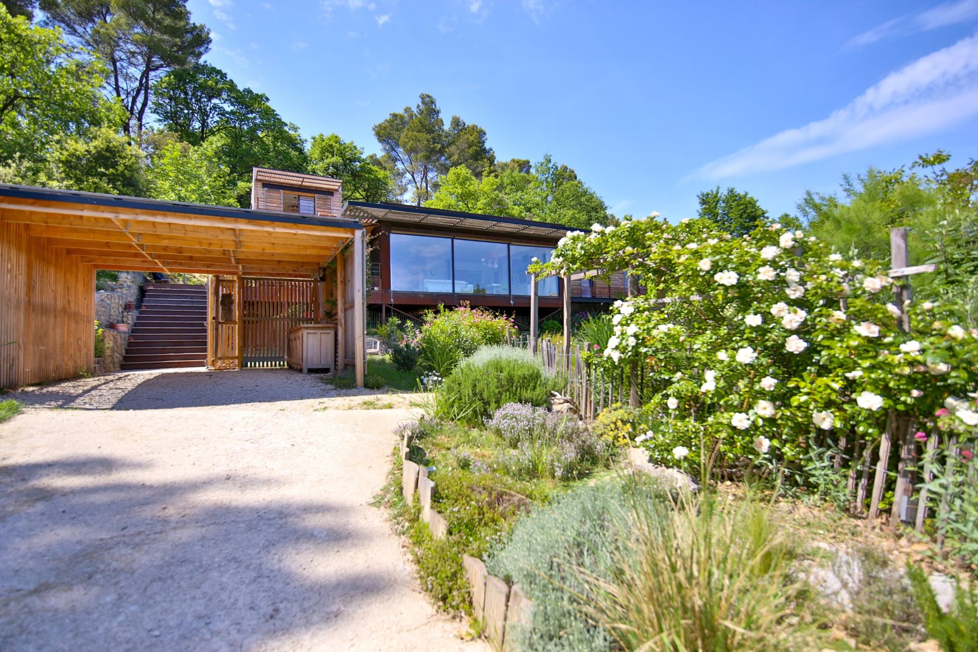 maison 9 Pièces en vente sur MALEMORT DU COMTAT (84570)