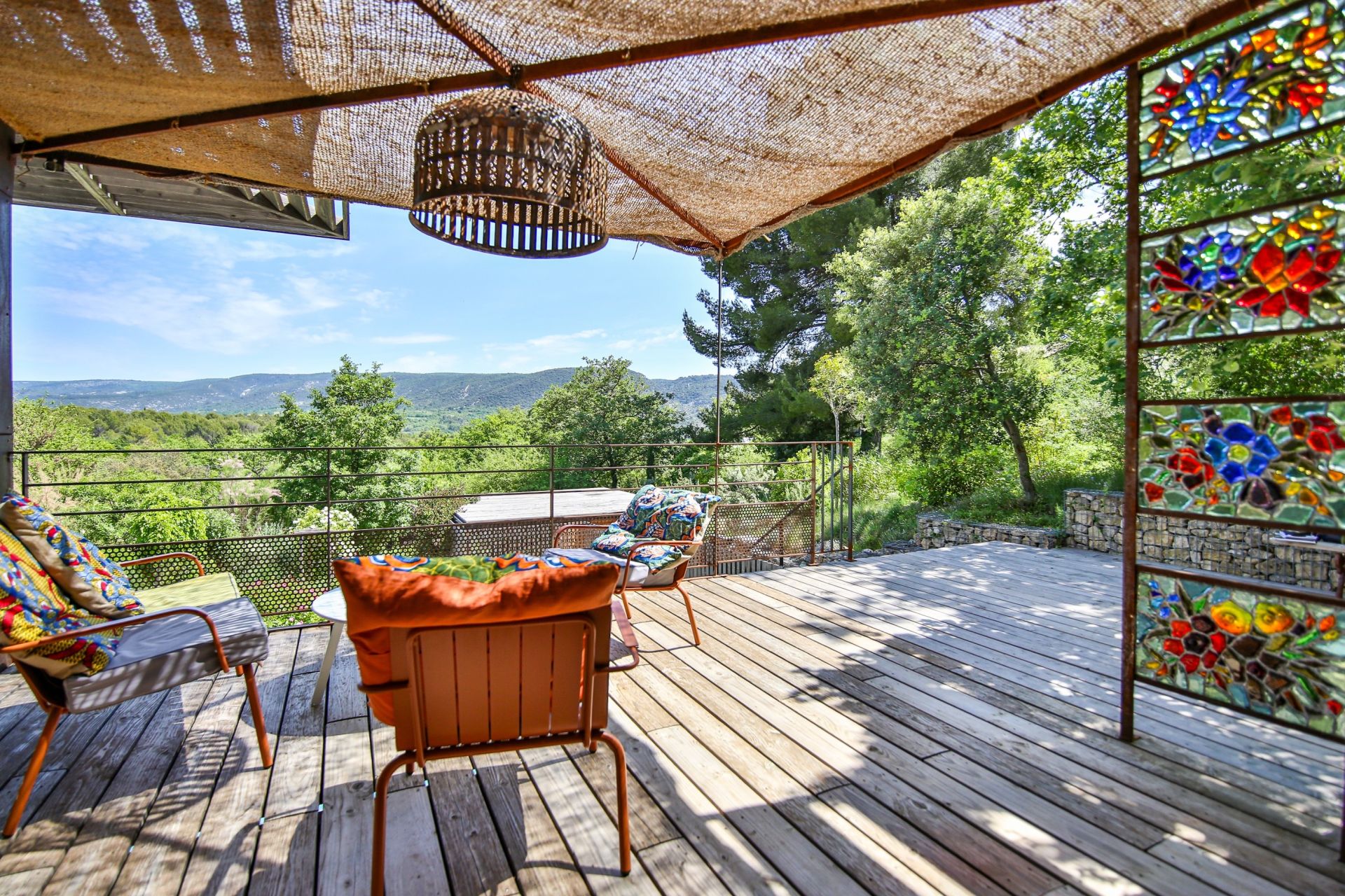 maison 9 Pièces en vente sur MALEMORT DU COMTAT (84570)