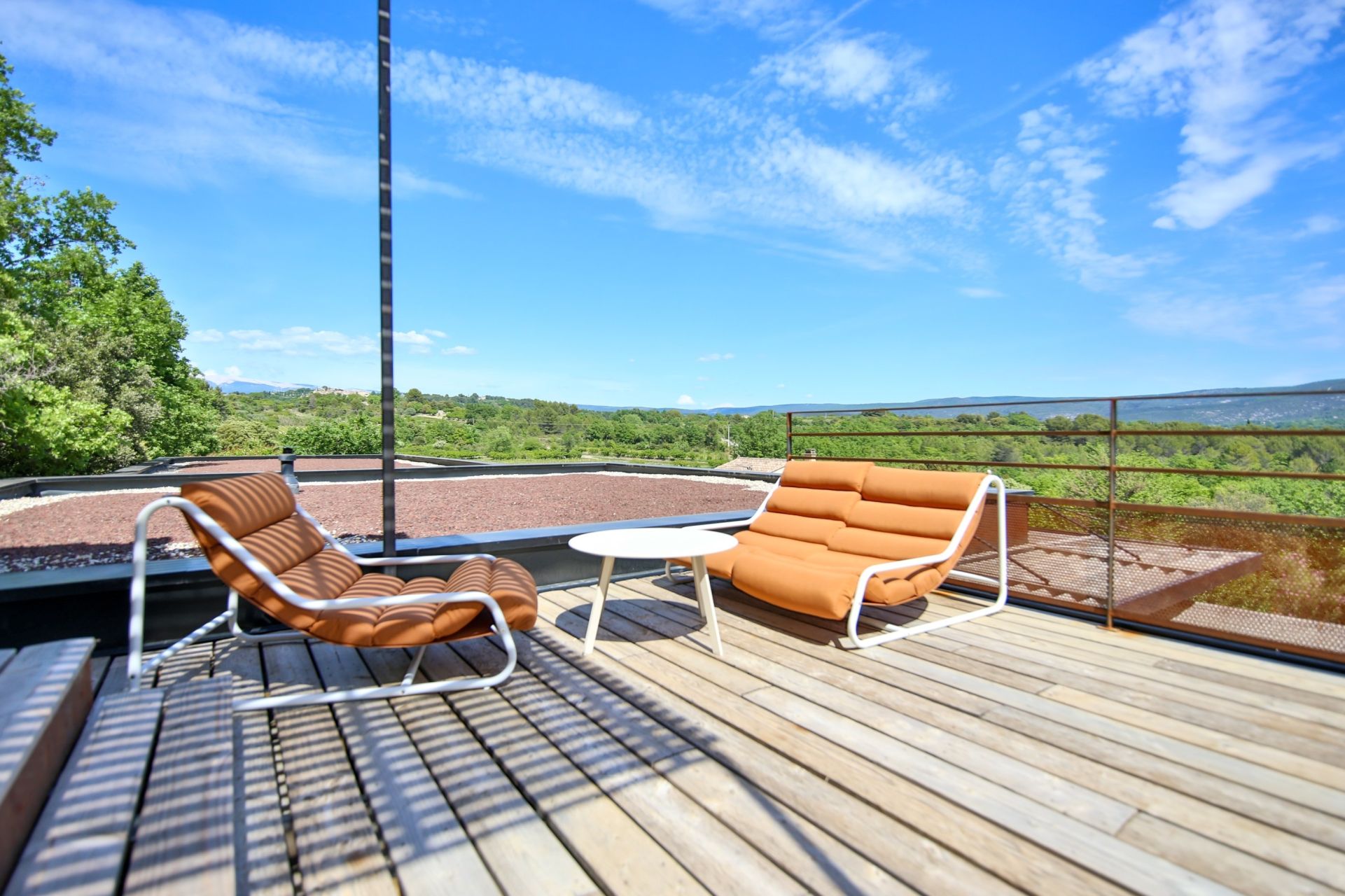 maison 9 Pièces en vente sur MALEMORT DU COMTAT (84570)