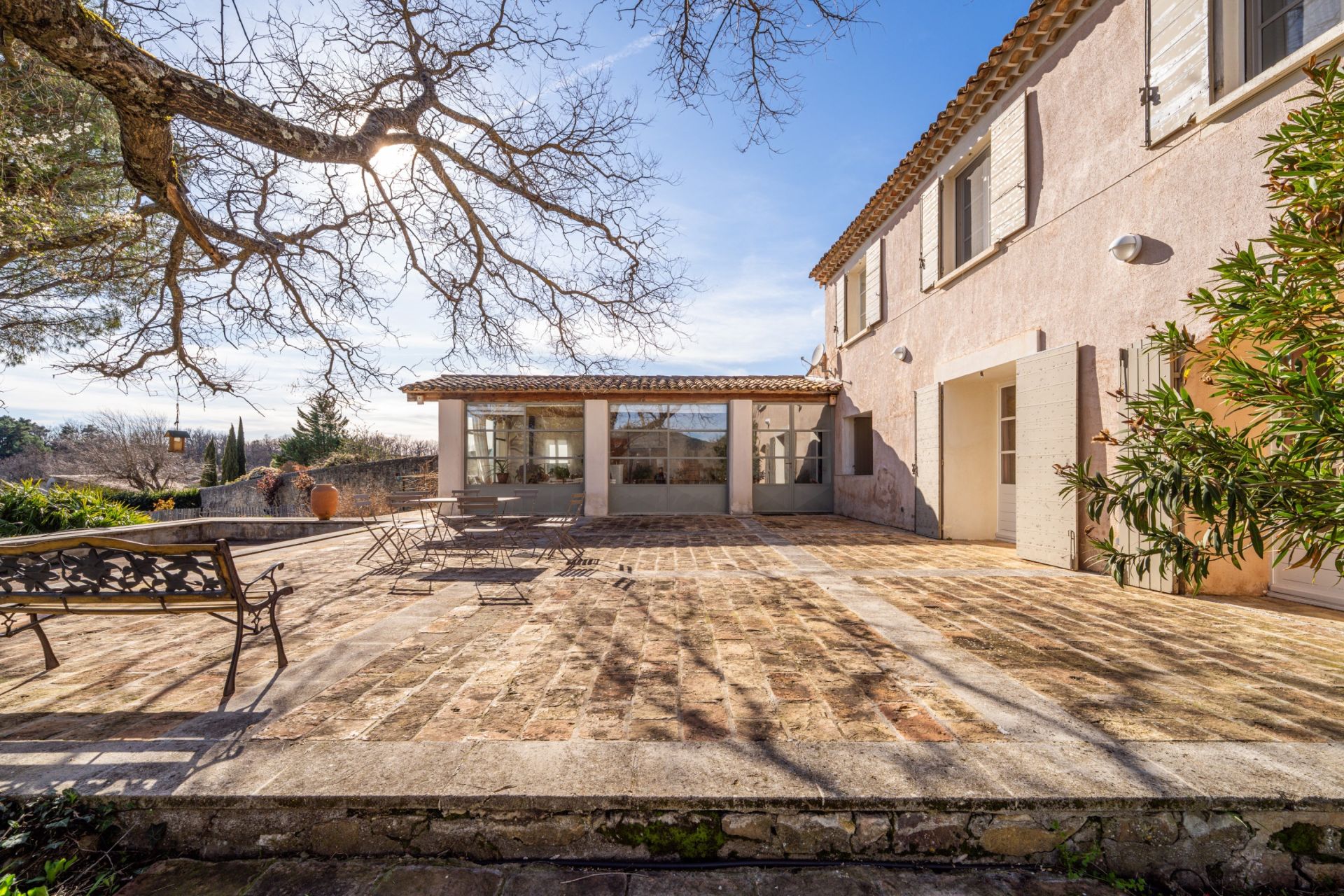 maison 81 Pièces en vente sur OPPEDETTE (04110)