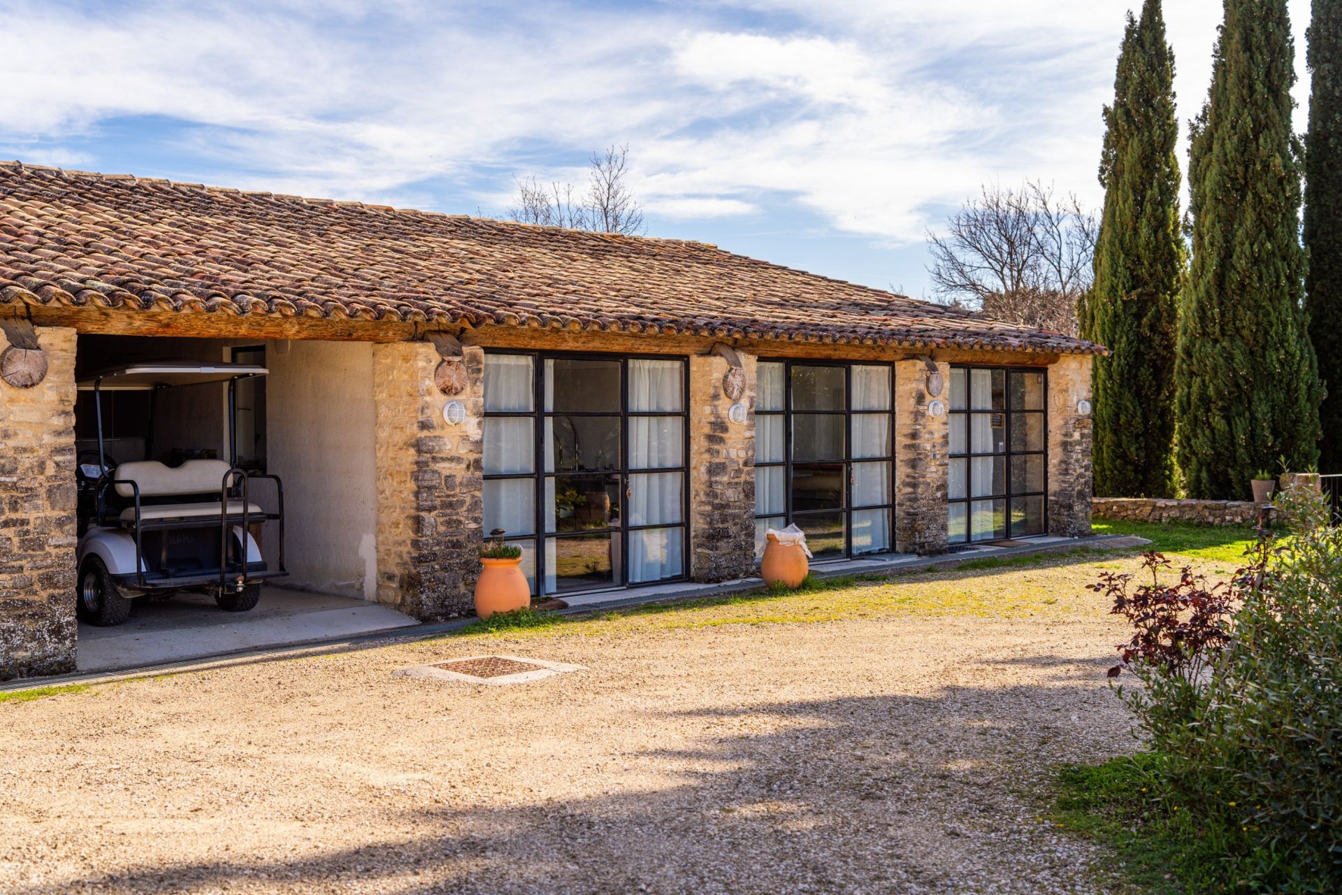maison 81 Pièces en vente sur OPPEDETTE (04110)