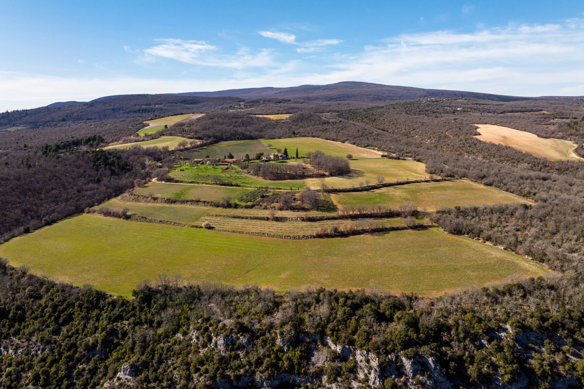 maison 81 Pièces en vente sur OPPEDETTE (04110)