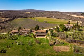 maison 81 Pièces en vente sur OPPEDETTE (04110)