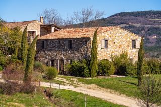 maison 81 Pièces en vente sur OPPEDETTE (04110)