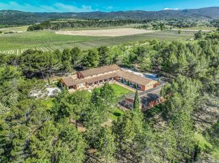 house 10 Rooms for sale on ROUSSILLON (84220)