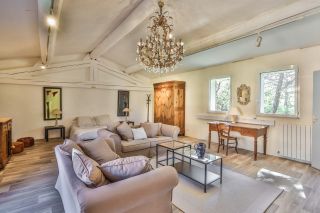 house 10 Rooms for sale on ROUSSILLON (84220)