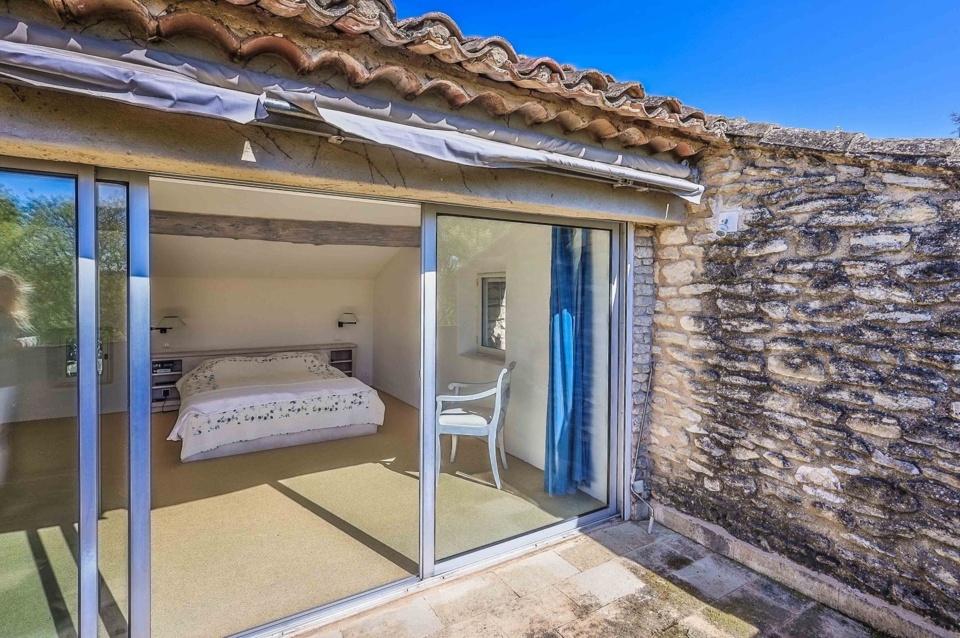 house 10 Rooms for sale on GORDES (84220)