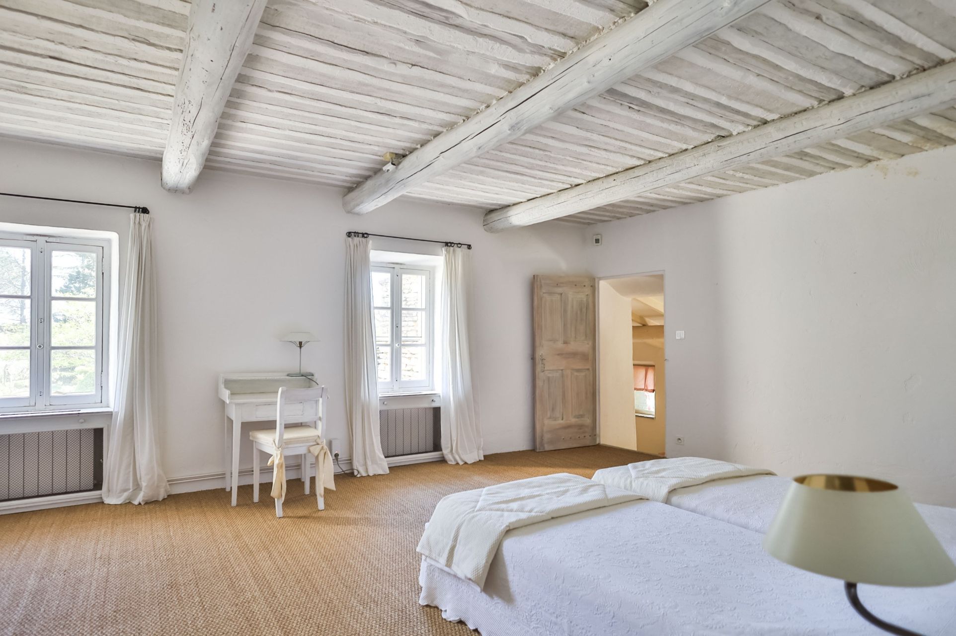 house 10 Rooms for sale on GORDES (84220)