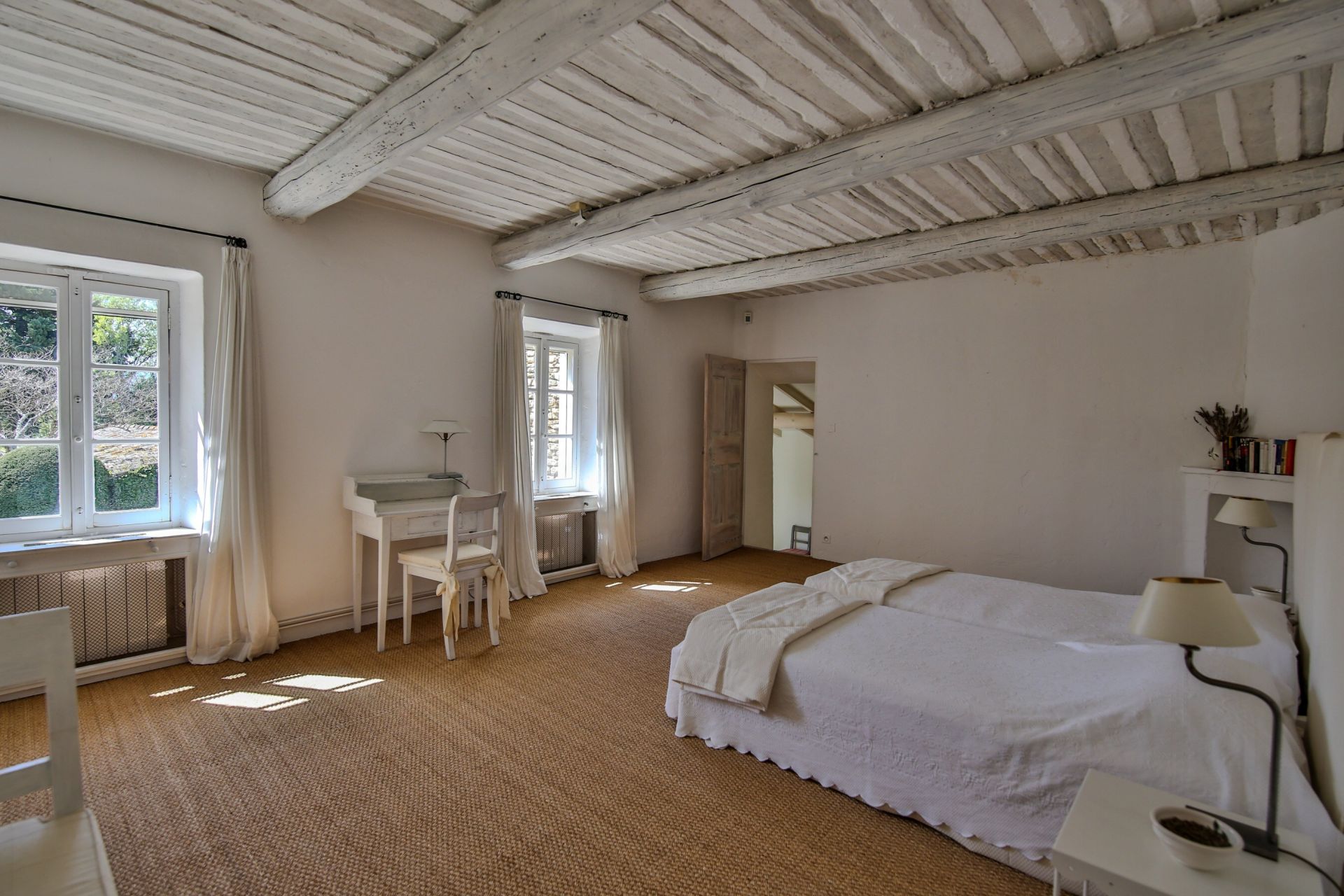 maison 10 Pièces en vente sur GORDES (84220)