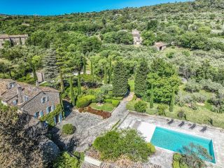 house 10 Rooms for sale on GORDES (84220)