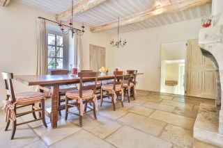 house 10 Rooms for sale on GORDES (84220)