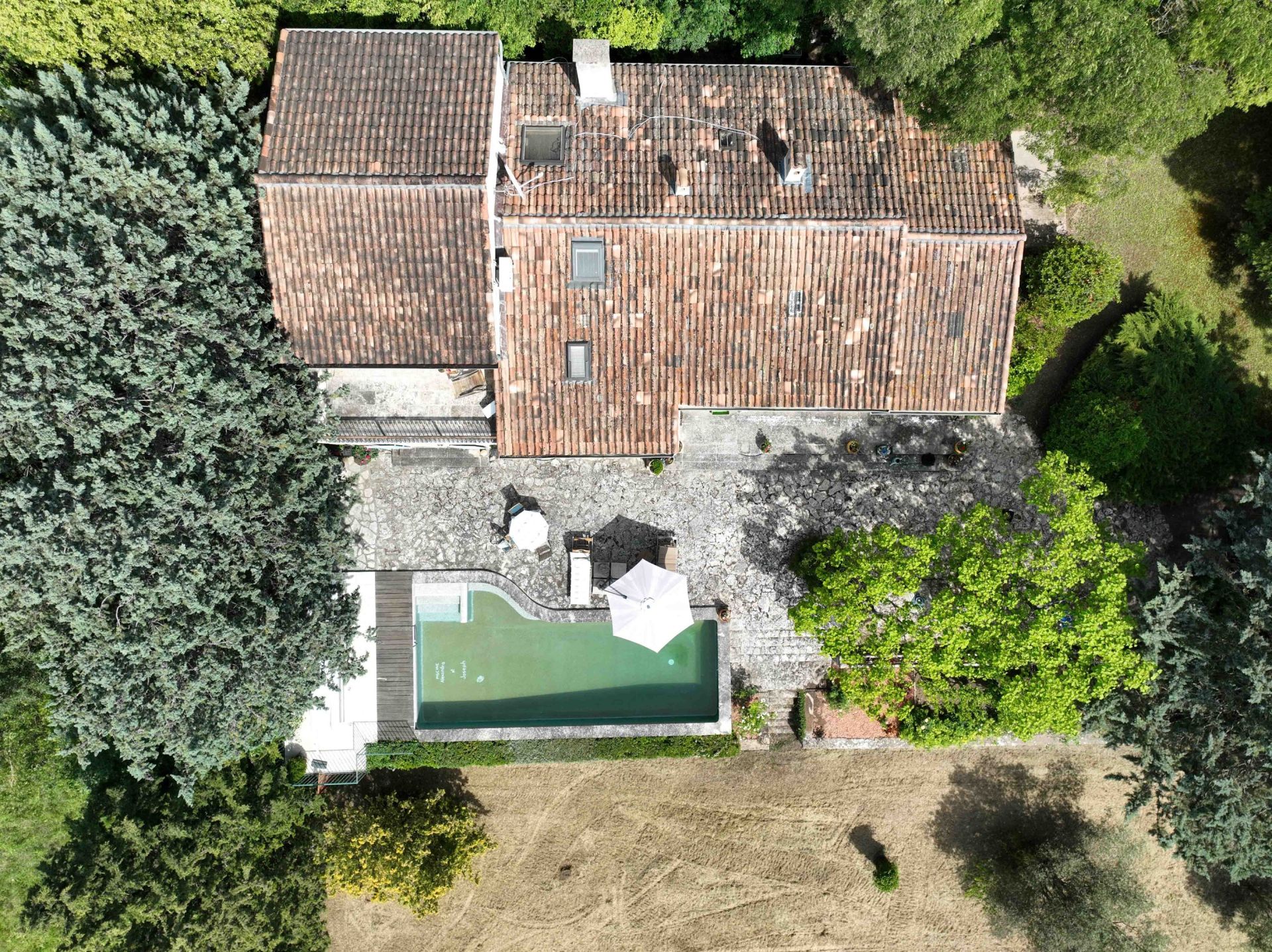 house 6 Rooms for sale on FONTAINE DE VAUCLUSE (84800)