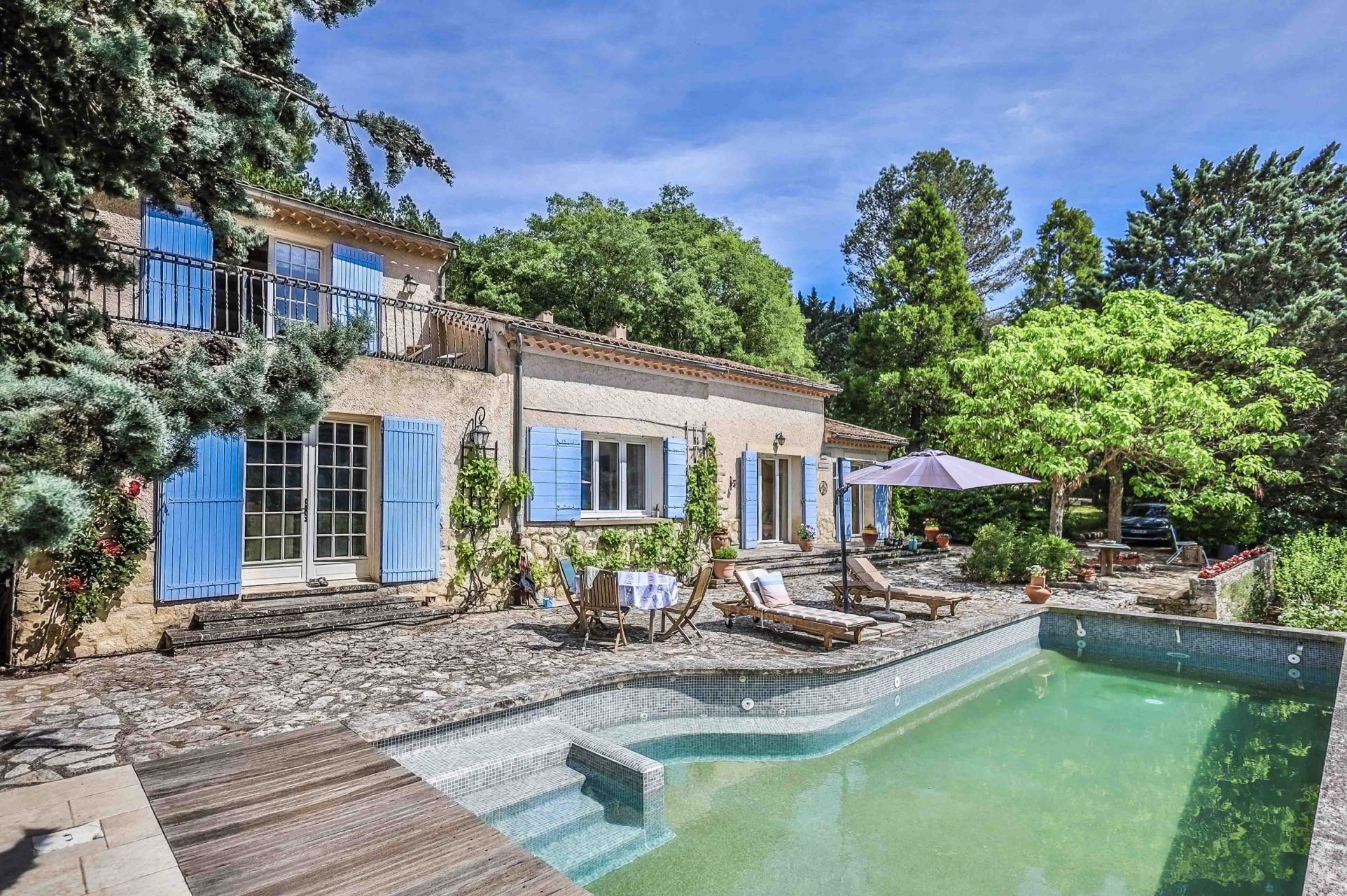 house 6 Rooms for sale on FONTAINE DE VAUCLUSE (84800)