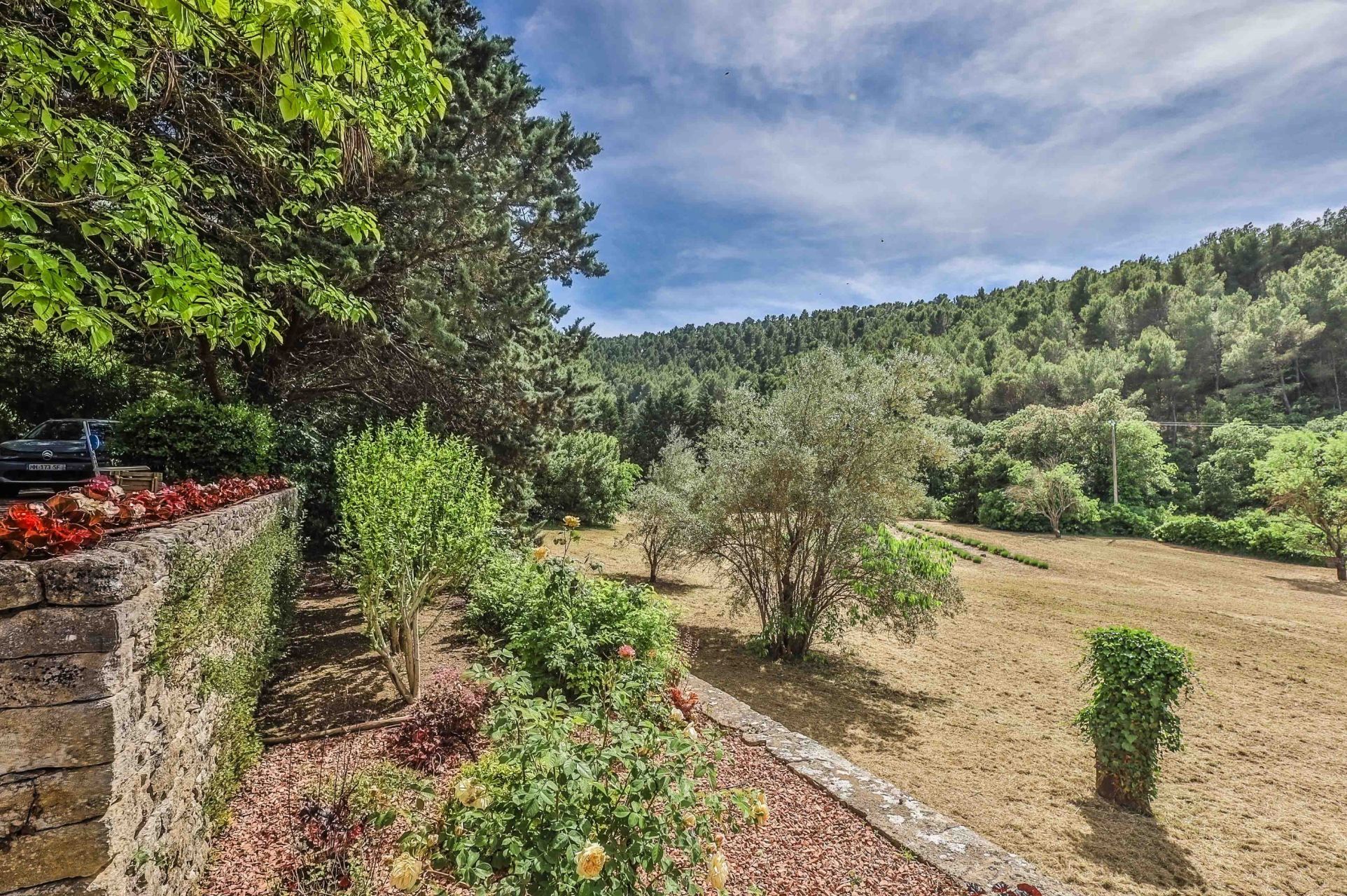 house 6 Rooms for sale on FONTAINE DE VAUCLUSE (84800)