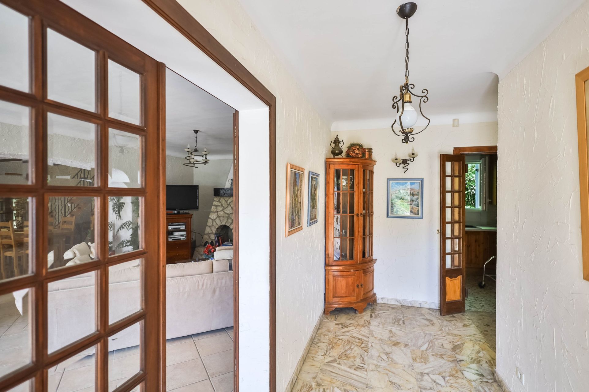 house 6 Rooms for sale on FONTAINE DE VAUCLUSE (84800)