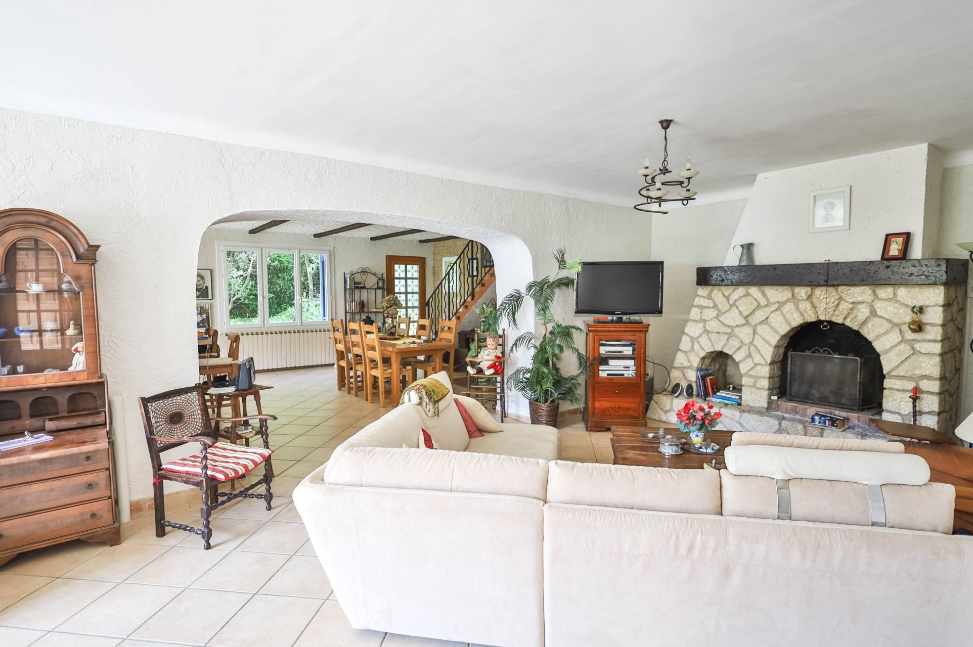 house 6 Rooms for sale on FONTAINE DE VAUCLUSE (84800)