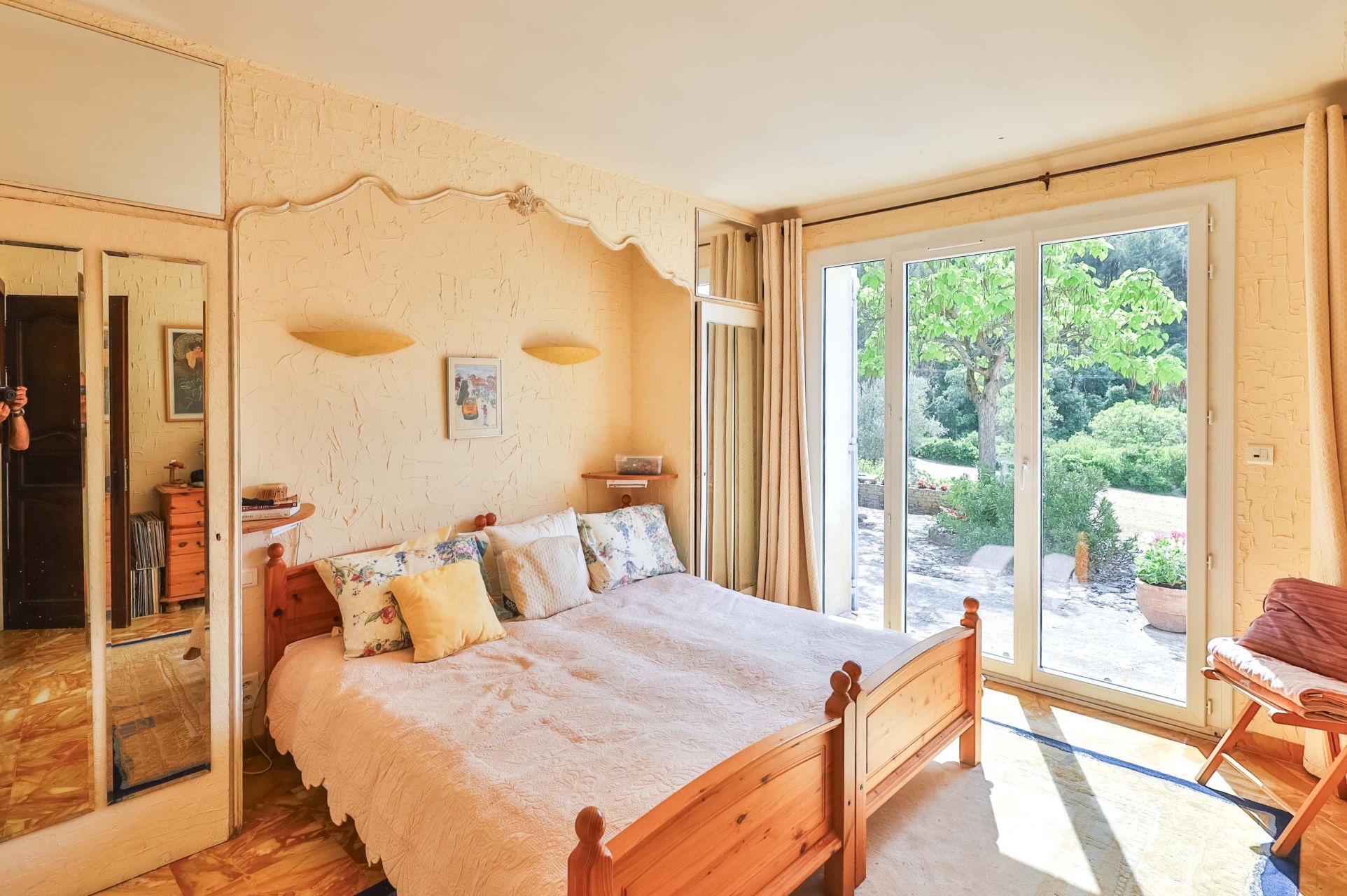 house 6 Rooms for sale on FONTAINE DE VAUCLUSE (84800)