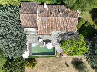 house 6 Rooms for sale on FONTAINE DE VAUCLUSE (84800)