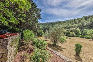 house 6 Rooms for sale on FONTAINE DE VAUCLUSE (84800)