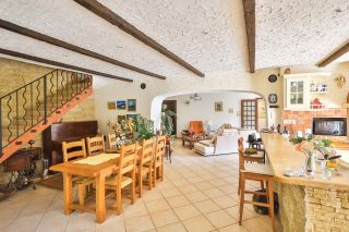 house 6 Rooms for sale on FONTAINE DE VAUCLUSE (84800)