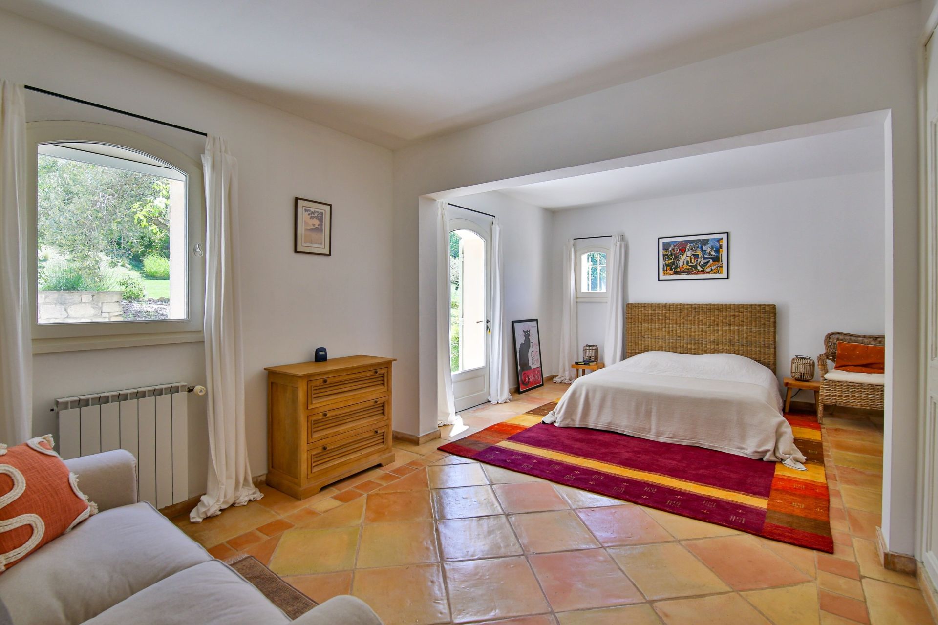 house 10 Rooms for sale on APT (84400)