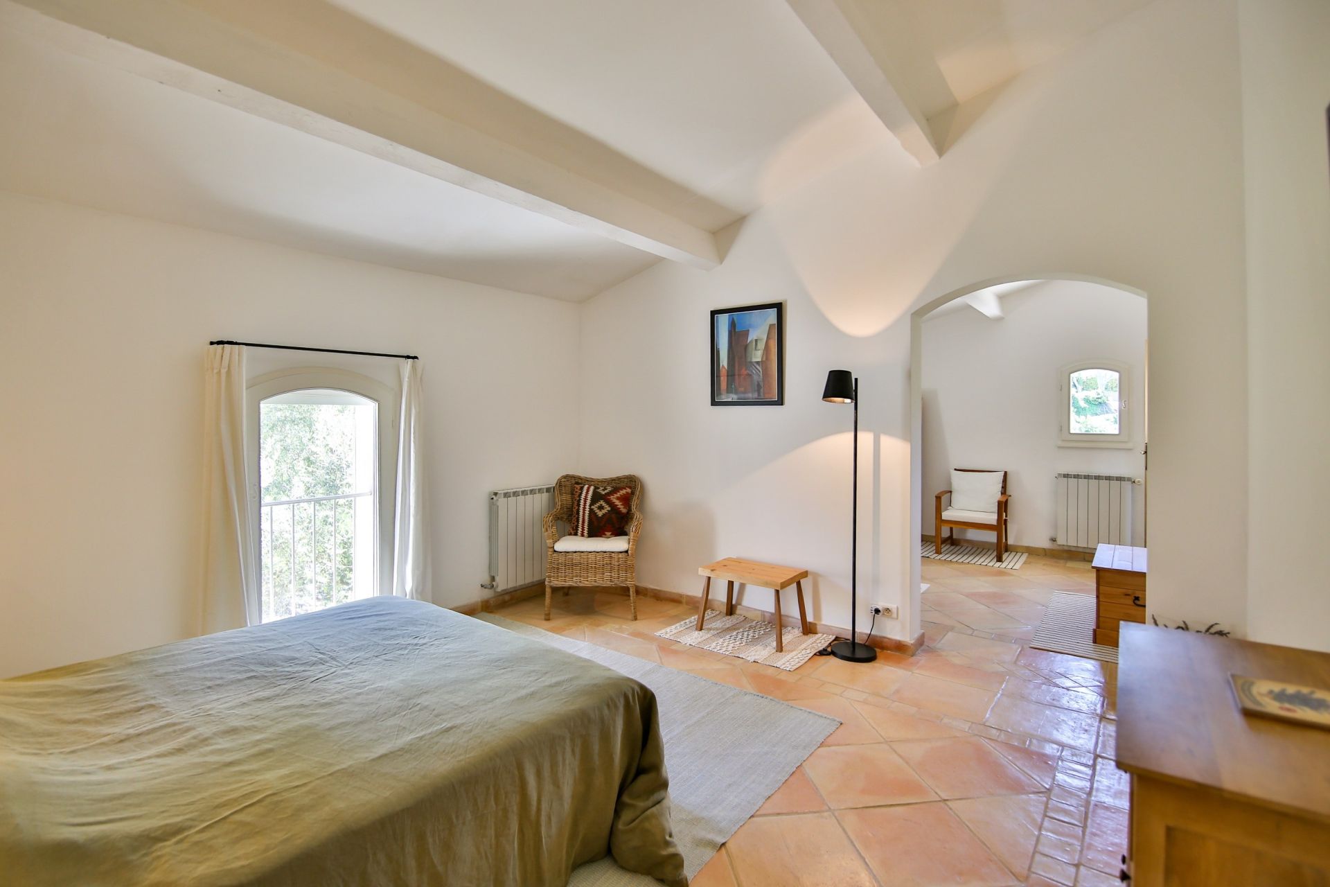 house 10 Rooms for sale on APT (84400)