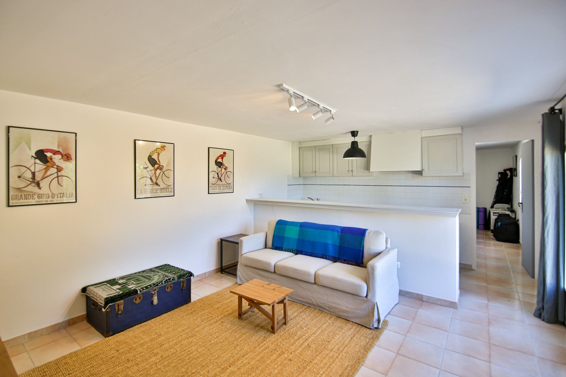 house 10 Rooms for sale on APT (84400)