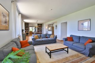 house 10 Rooms for sale on APT (84400)