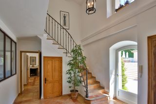 house 10 Rooms for sale on APT (84400)