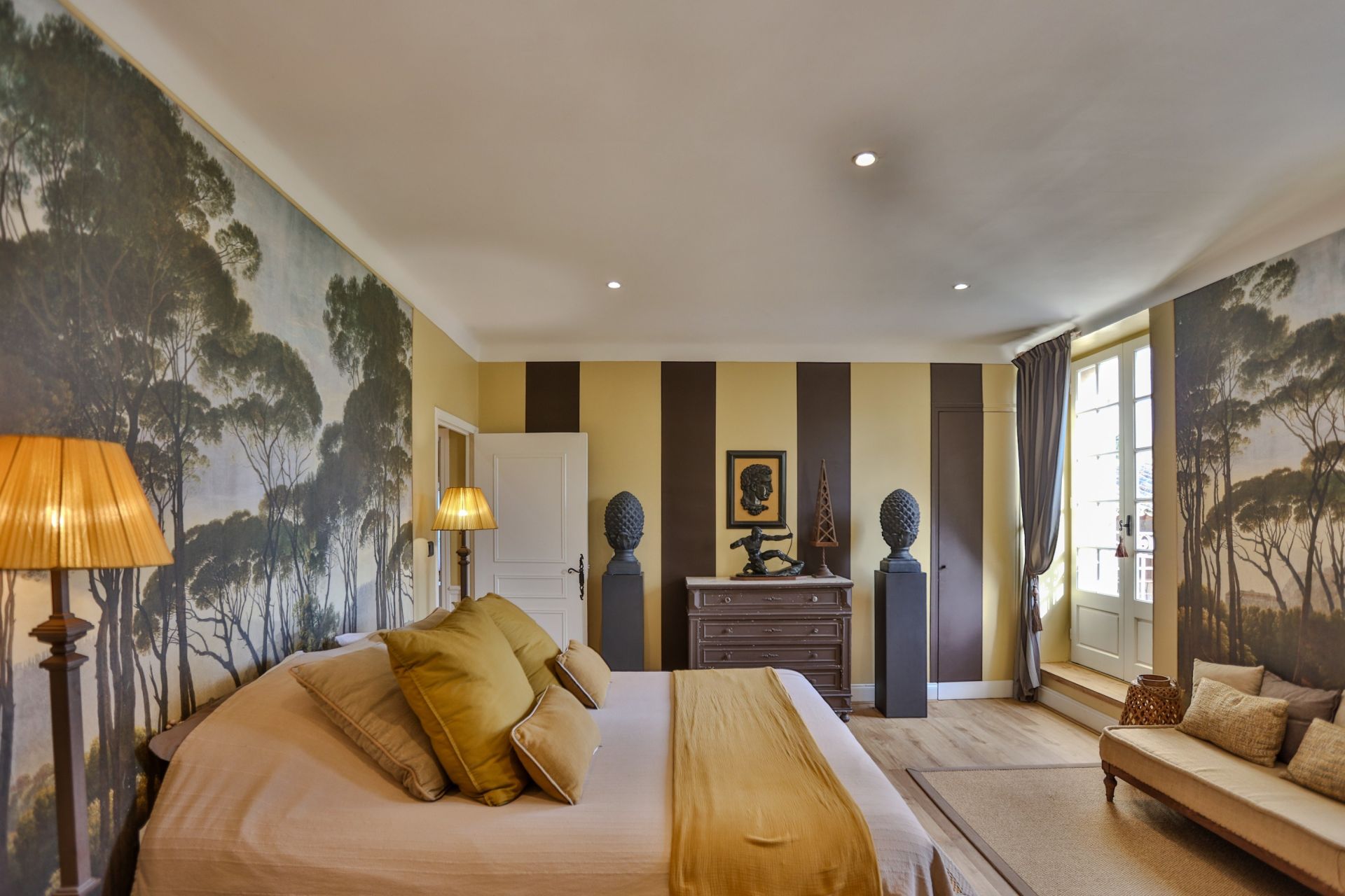 house 10 Rooms for sale on LE THOR (84250)