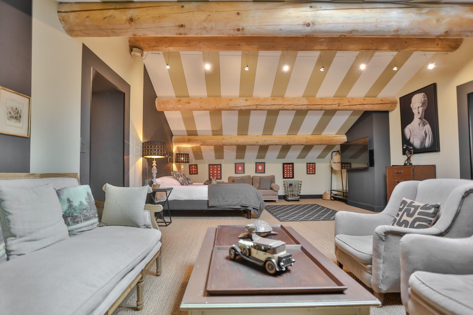 house 10 Rooms for sale on LE THOR (84250)