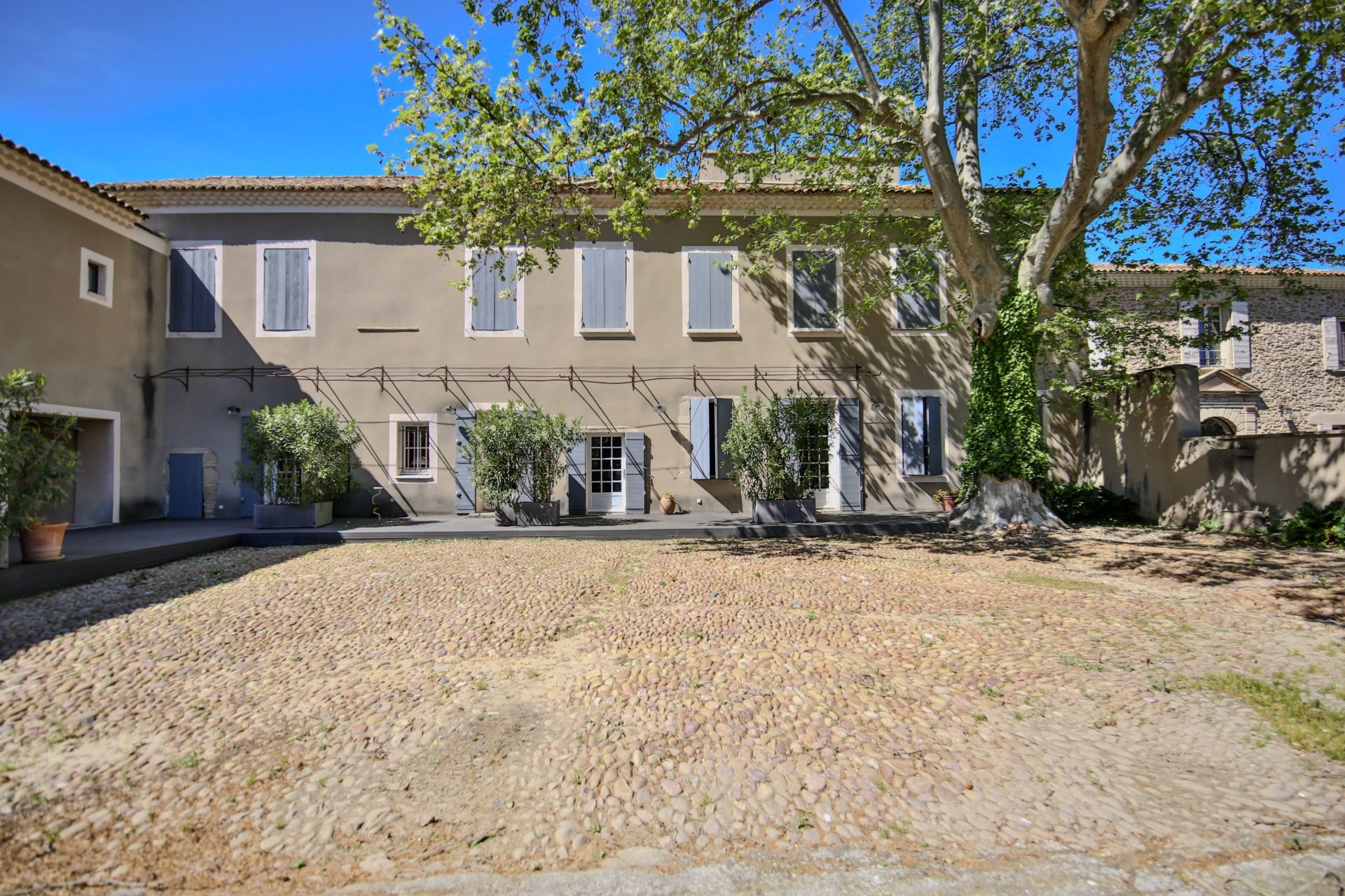 maison 24 Pièces en vente sur MONTEUX (84170)