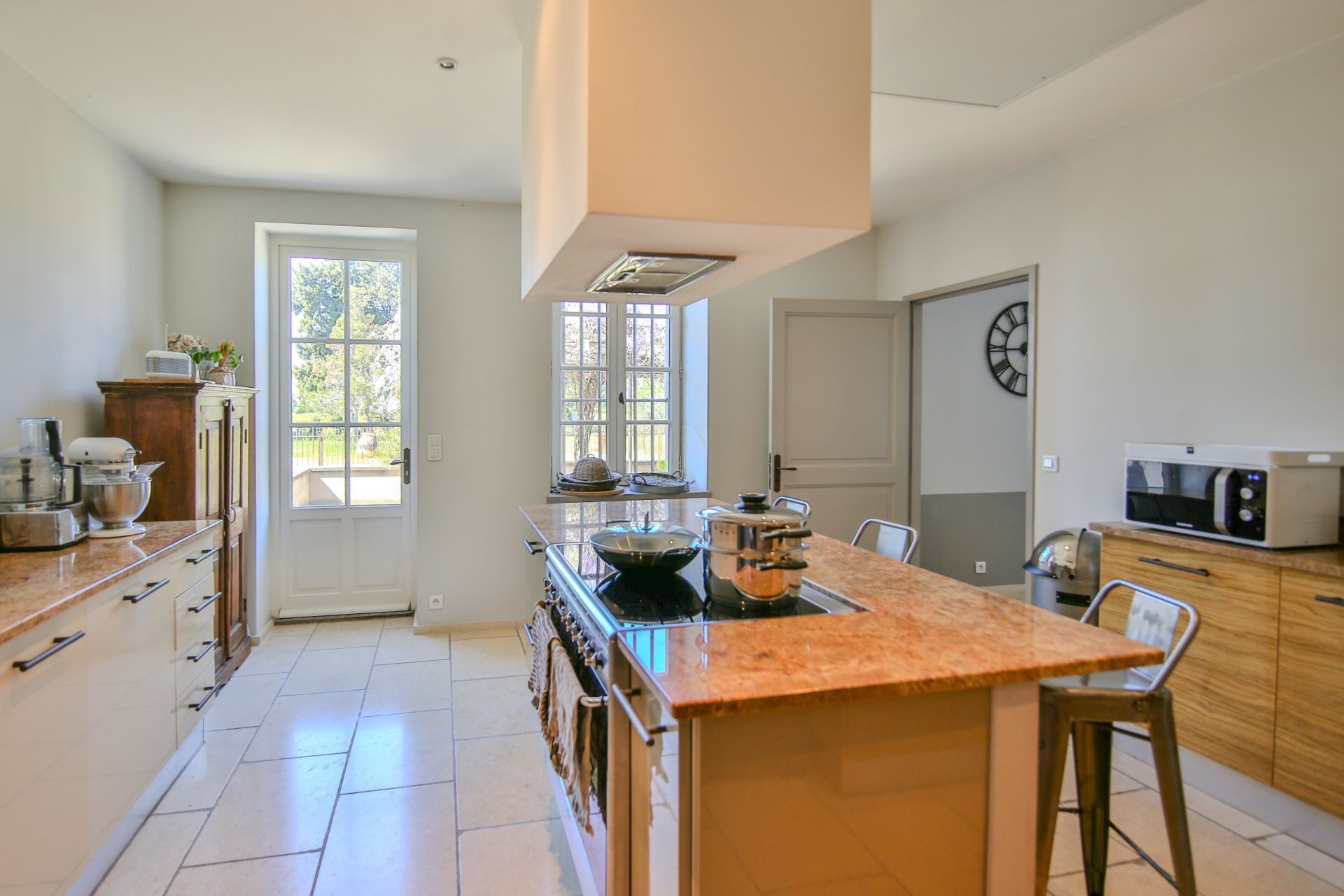 maison 24 Pièces en vente sur MONTEUX (84170)