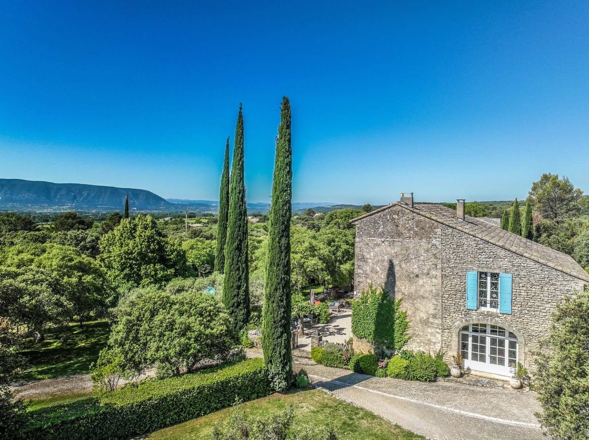 maison 15 Pièces en vente sur GORDES (84220)