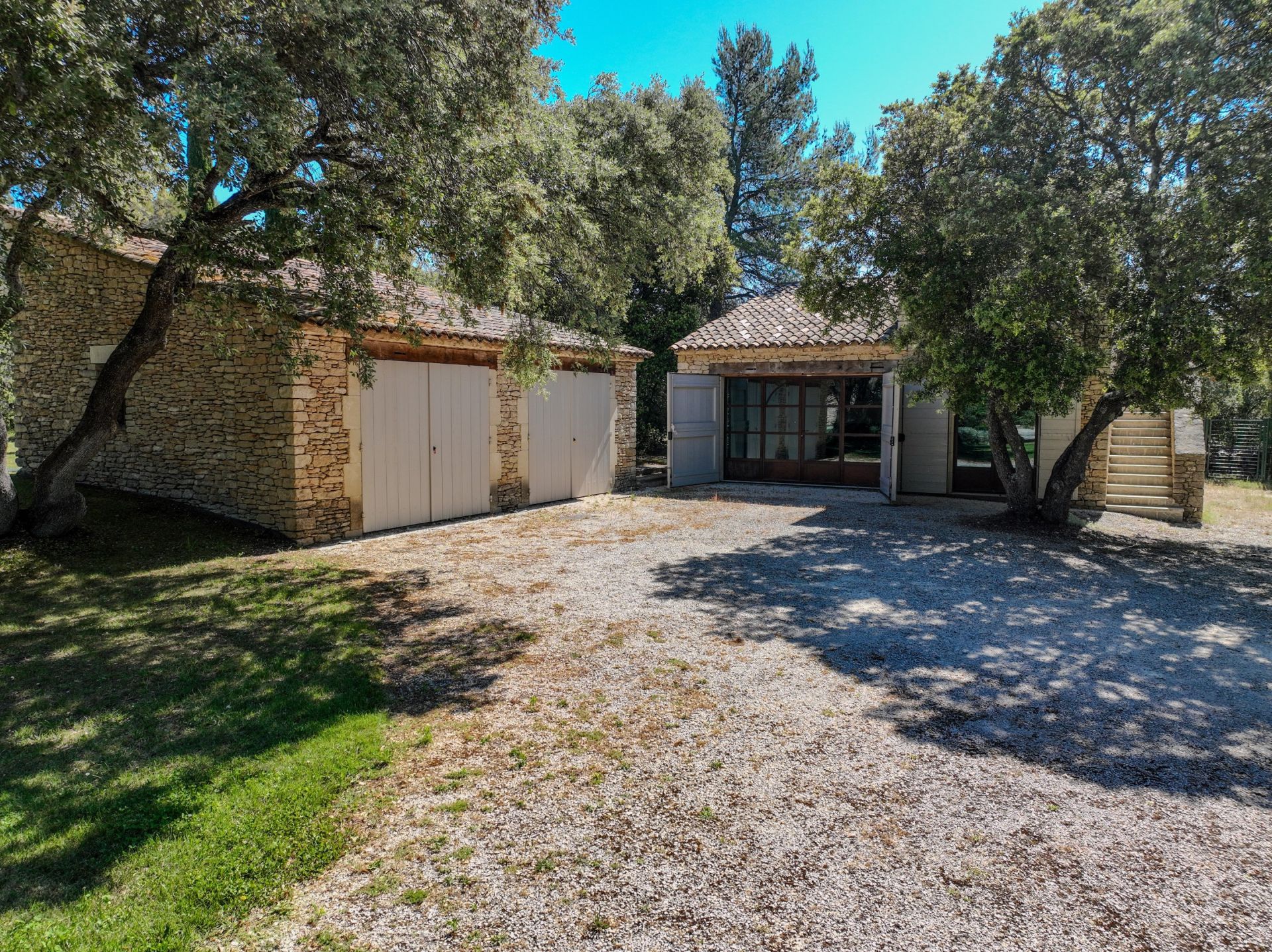 maison 15 Pièces en vente sur GORDES (84220)