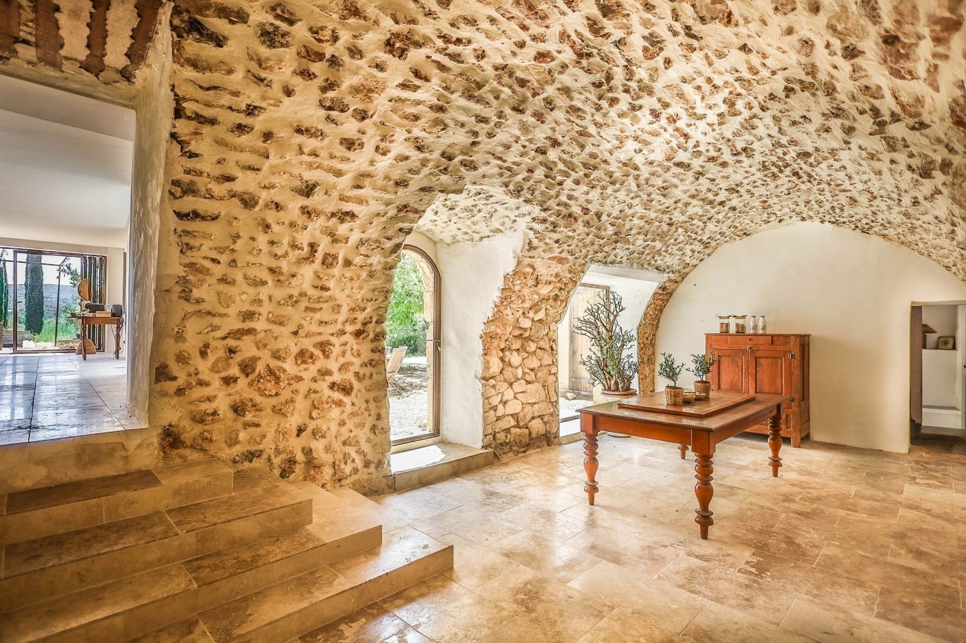 propriété 15 Pièces en vente sur BONNIEUX (84480)