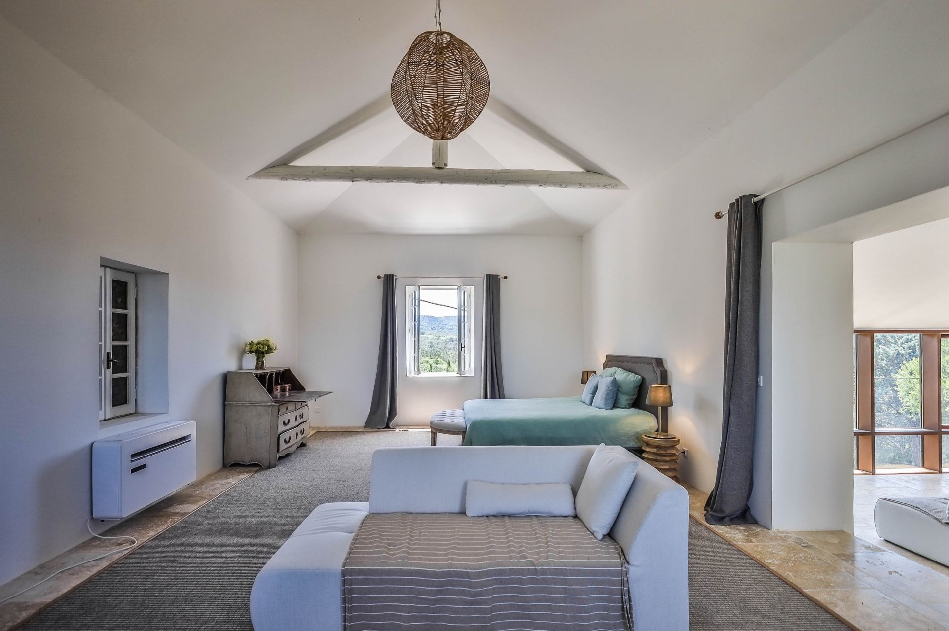 propriété 15 Pièces en vente sur BONNIEUX (84480)